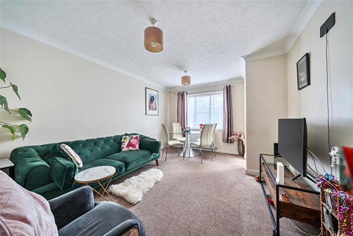 2 Bedroom Flat For Sale In Park Road, Beckenham, BR3