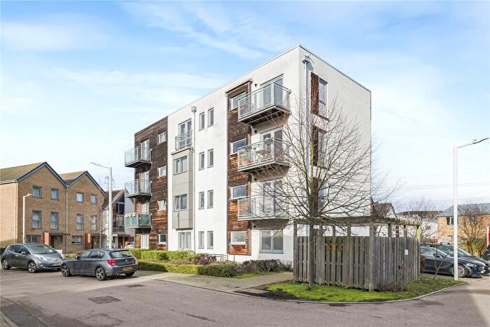 2 Bedroom Flat For Sale In Lady Jane Place, Dartford, Kent, DA1