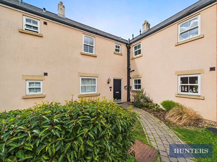 1 Bedroom Flat For Sale In Sunrise Drive, The Bay, YO14