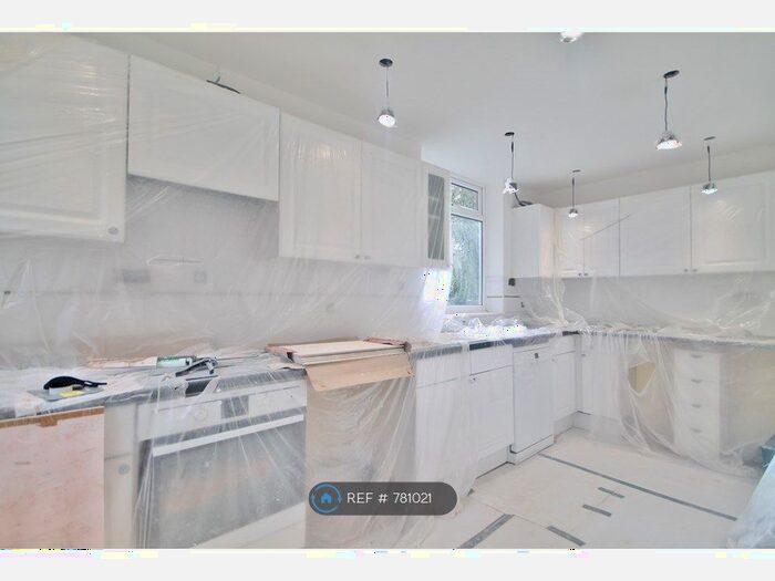 2 Bedroom Flat To Rent In Jubilee Crescent, London, N9