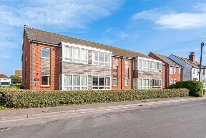 1 Bedroom Flat To Rent In Amelia Court, Shore Road, PO20