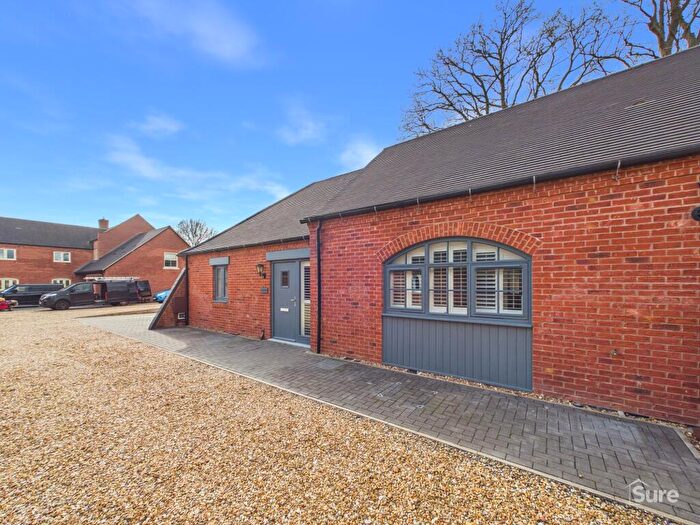 2 Bedroom Semi-Detached Bungalow To Rent In Dunstall Road, Tatenhill, DE13