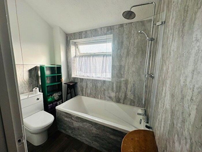 1 Bedroom Flat To Rent In London Road, Pembroke Dock, SA72
