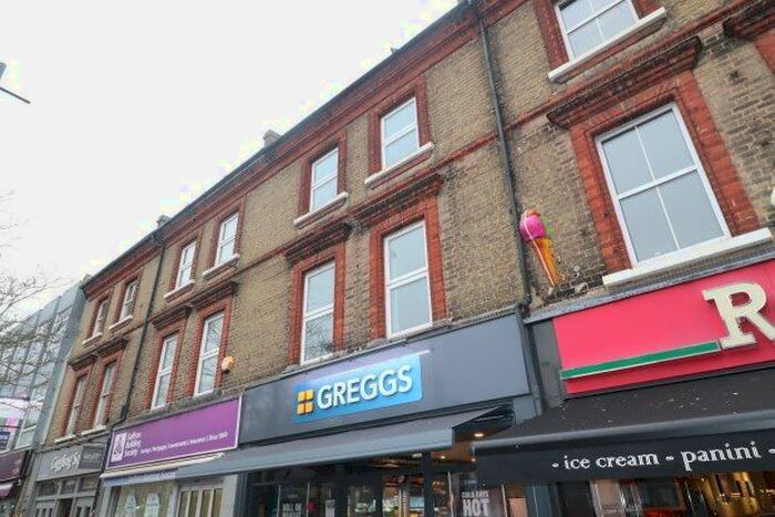 2 Bedroom Flat To Rent In High Street, Brentwood, CM14