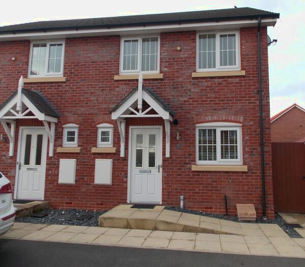 3 Bedroom Semi-Detached House To Rent In Clos Gracie, Rhyl, Clwyd, LL18