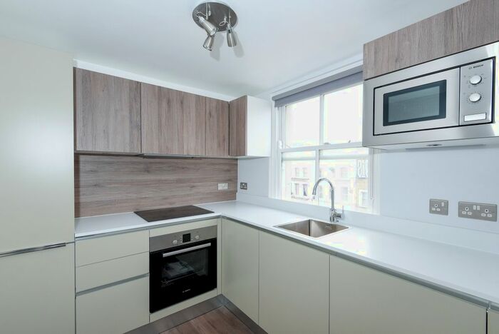 2 Bedroom Flat To Rent In Camden High Street, London, NW1