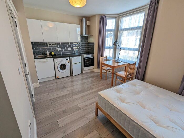 Studio To Rent In Howard Road, Cricklewood, NW2