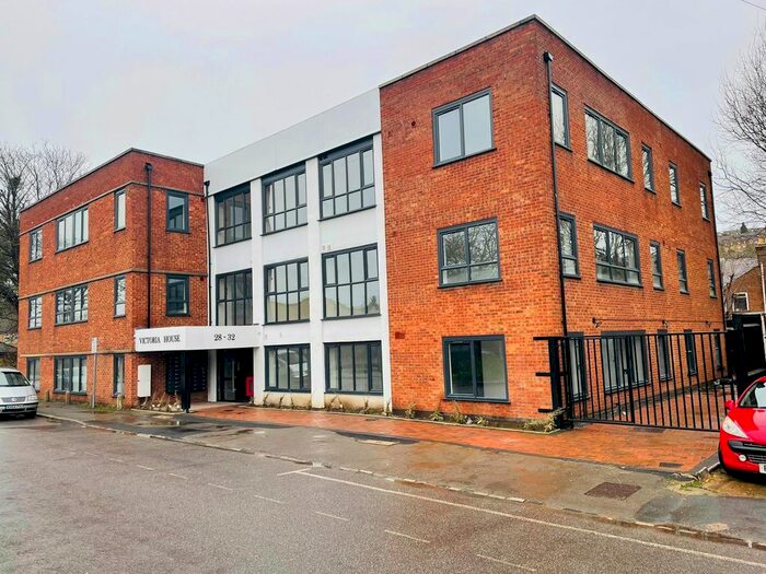 1 Bedroom Flat To Rent In - Desborough Street, High Wycombe, HP11