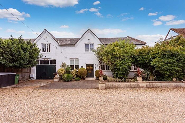 5 Bedroom Semi Detached House For Sale In Amerden Lane, Taplow, SL6