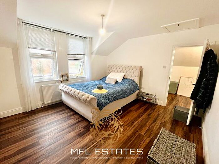 2 Bedroom Flat To Rent In Avington Grove, London, SE20