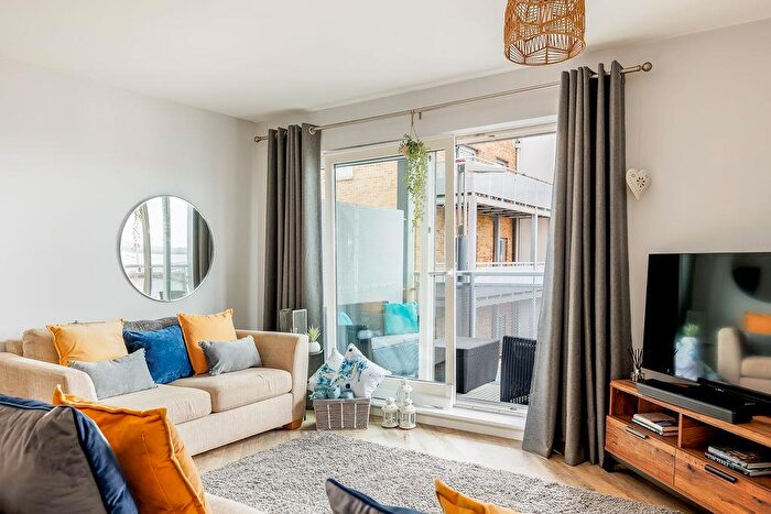 2 Bedroom Apartment To Rent In Stone Close, Poole, BH15