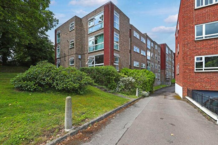 2 Bedroom Apartment To Rent In Buckhurst Hill, IG9