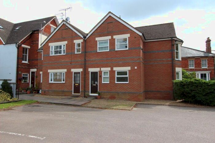 1 Bedroom Flat To Rent In Grove Road, Leighton Buzzard LU7
