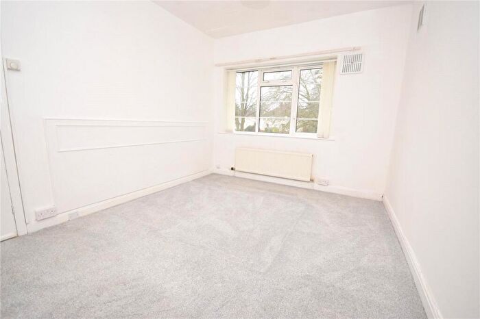 2 Bedroom Apartment To Rent In Sandringham Drive, Leeds, West Yorkshire, LS17