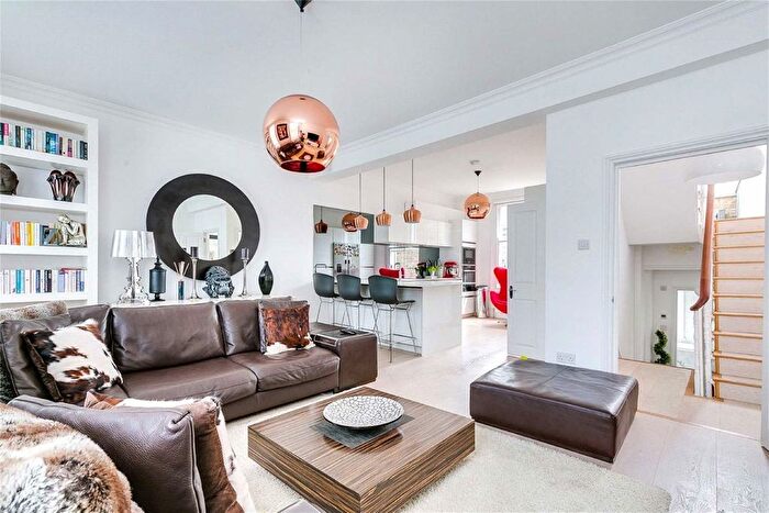 2 Bedroom Flat To Rent In Hetley Road, Barnes, W12