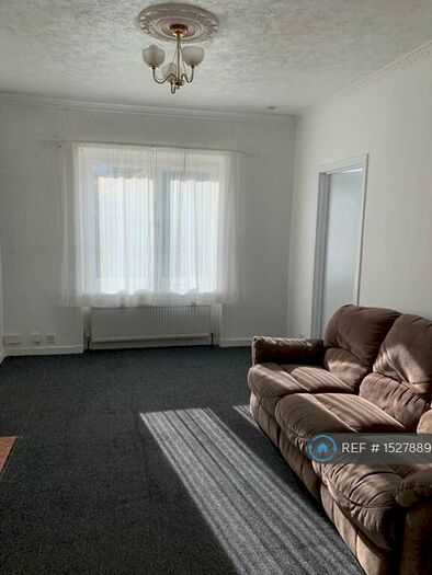 3 Bedroom Flat To Rent In Chirnside Road, Glasgow, G52