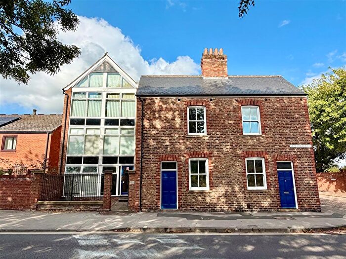 1 Bedroom Flat For Sale In St. Maurices Court, Monkgate, YO31