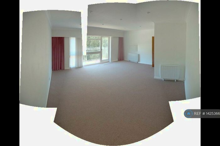 2 Bedroom Flat To Rent In Horseshoe Court, Bournemouth, BH1