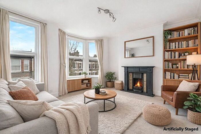 2 Bedroom Flat For Sale In Grove Road, Walthamstow, London, E17