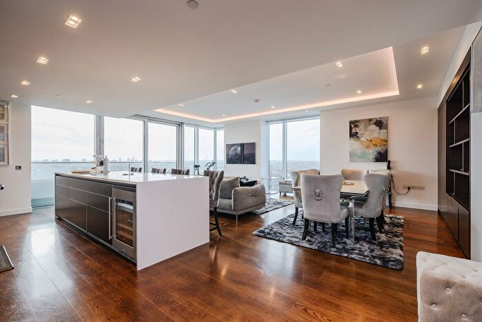 3 Bedroom Flat For Sale In Lillie Square, SW6