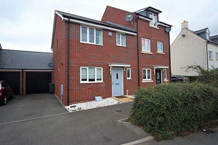 3 Bedroom House To Rent In Hunters Way, Hardwicke, GL2