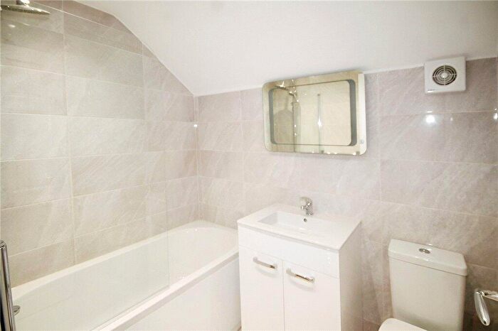 2 Bedroom Detached House To Rent In Epsom Road, Croydon, CR0