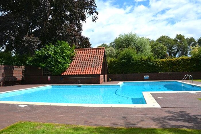 1 Bedroom Flat For Sale In Mallard Place, Strawberry Hill Riverside, TW1