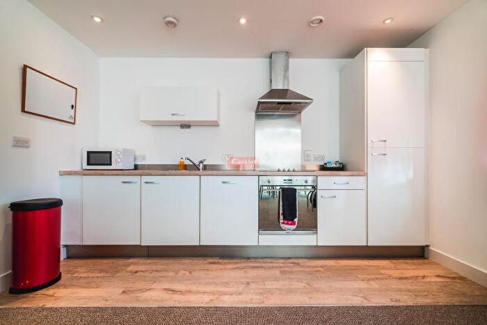 1 Bedroom Flat To Rent In Canal Wharf, Waterfront Walk, Birmingham, B1