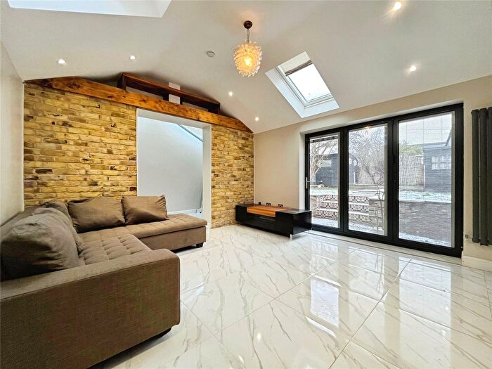 3 Bedroom Bungalow To Rent In Middle Hill, Egham, Surrey, Uk, TW20