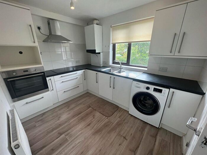 2 Bedroom Apartment To Rent In Bramhall Lane, Stockport, SK3