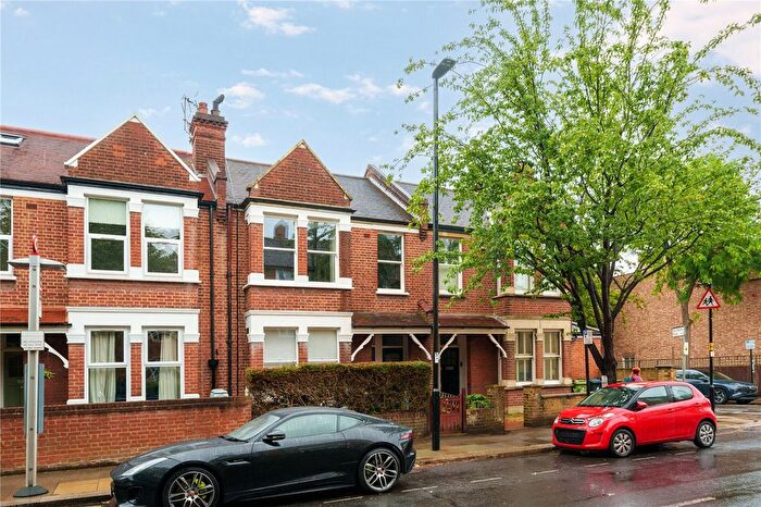 3 Bedroom Maisonette For Sale In Southfield Road, London, W4