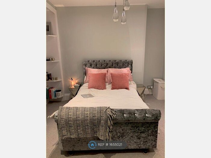 3 Bedroom Maisonette To Rent In Archway Road, London, N6