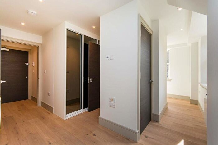 Studio To Rent In Crown Hill, Croydon, CR0