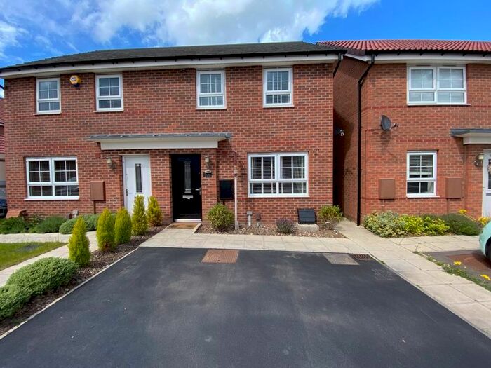 3 Bedroom Semi-Detached House To Rent In Top Knot Close, Nuneaton, CV11