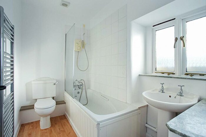 2 Bedroom Cottage To Rent In Coln St Aldwyns, GL7