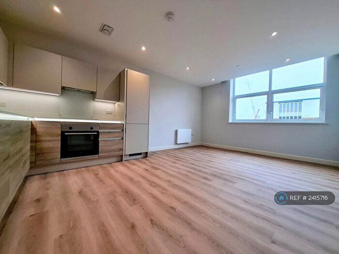 2 Bedroom Flat To Rent In Christchurch Road, Bournemouth, BH1