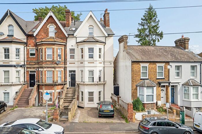 1 Bedroom Maisonette For Sale In St Johns Road, Watford, WD17