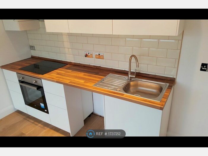 2 Bedroom Maisonette To Rent In Jameson Road, Southampton, SO19