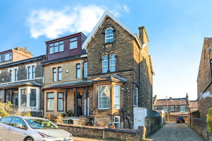 5 Bedroom End Of Terrace House For Sale In Fairfield Road, Bradford, BD8