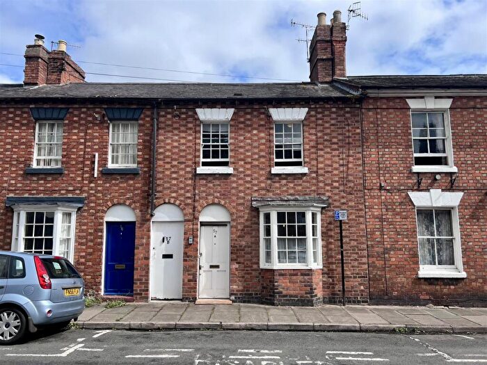3 Bedroom Terraced House For Sale In Shakespeare Street, Stratford-Upon-Avon, CV37