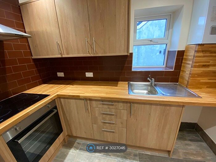 1 Bedroom Flat To Rent In Milburn Road, Bournemouth, BH4