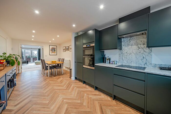 3 Bedroom Detached House For Sale In Cumberford Hill, Bloxham, OX15