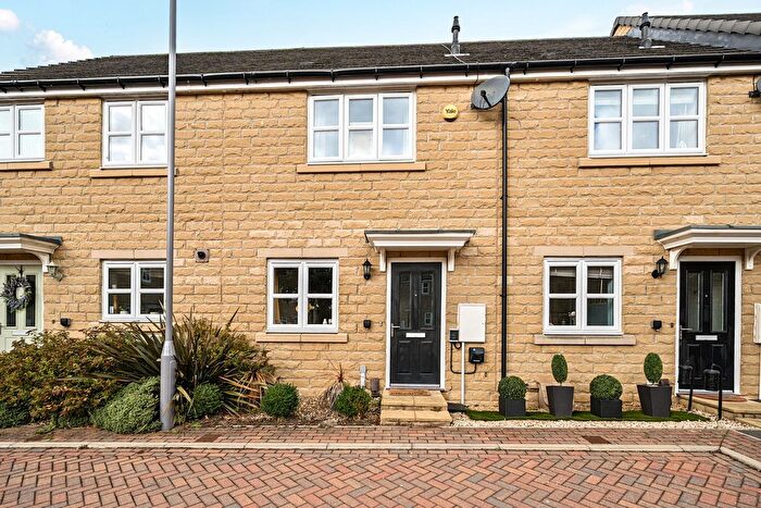 2 Bedroom Semi Detached House For Sale In Brompton Drive, Bradford, BD10