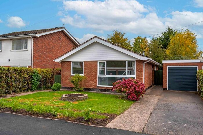 3 Bedroom Detached Bungalow For Sale In College Green, Handbridge, CH4