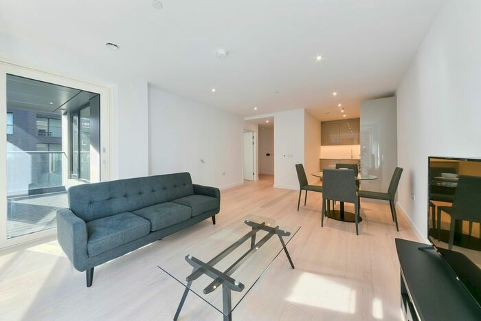 1 Bedroom Flat To Rent In Hurlock Heights, Elephant, Deacon Street, Elephant And Castle, London, SE17