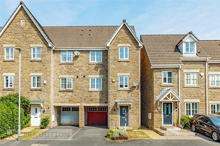 3 Bedroom Semi-Detached House For Sale In Canalside Close, Mossley, OL5