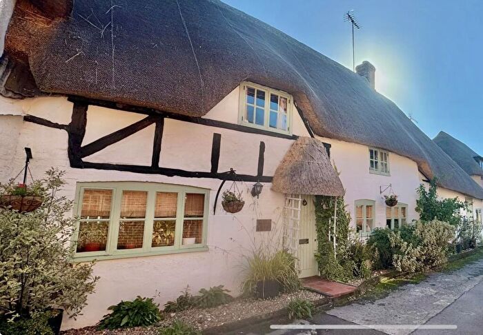 4 Bedroom Semi-Detached House For Sale In High Street, Upavon, SN9