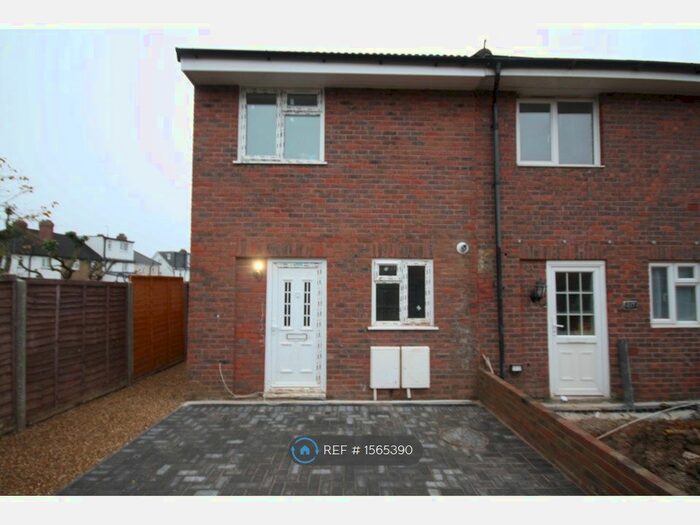 2 Bedroom End Of Terrace House To Rent In Lancaster Road, Northolt, UB5