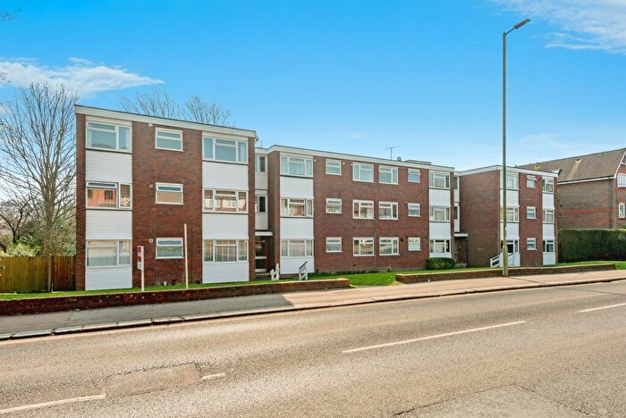 2 Bedroom Apartment For Sale In Station Road, Redhill, RH1