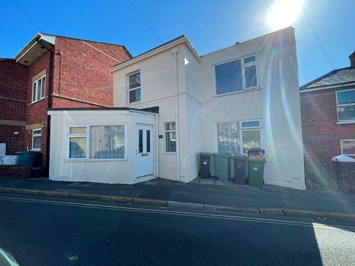 2 Bedroom Flat To Rent In Warwick Street, Ryde, PO33